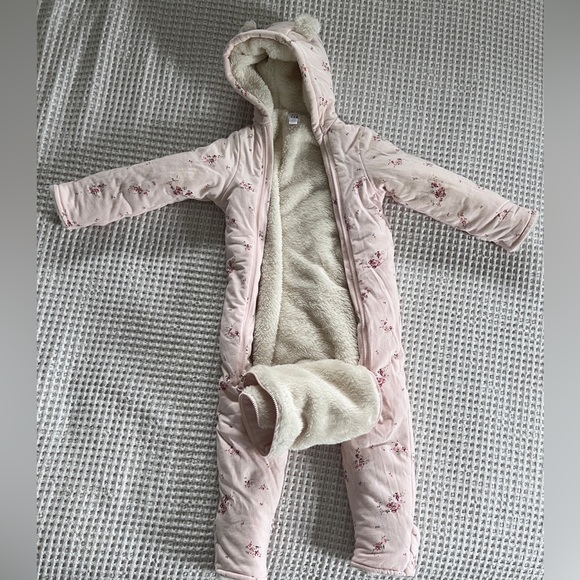 Baby Gap Hooded Sherpa Zip-up One Piece, 18-24 mo., light pink floral - Picture 3 of 5
